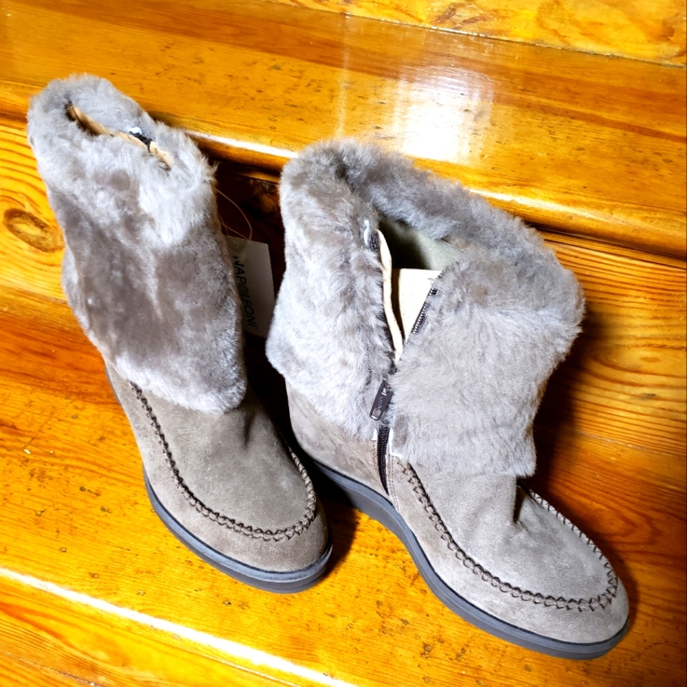 Brand new Napoleoni shearling cuff fur wedge ankle boots, sz 8